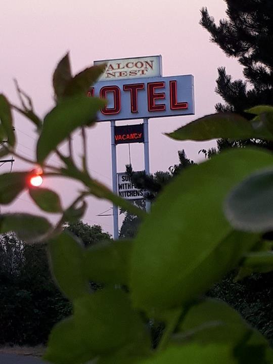 Falcon Nest Motel Duncan Exterior photo